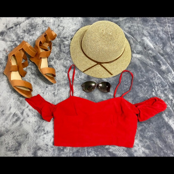 Forever 21 Tops - Forever 21 red crop top